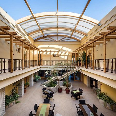 Atrium Agard Panzio Bed & Breakfast Gardony Ngoại thất bức ảnh